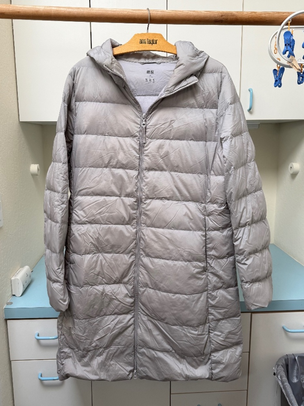 Uniqlo Ultra Light Down Grey Hooded Puffer Sz XL